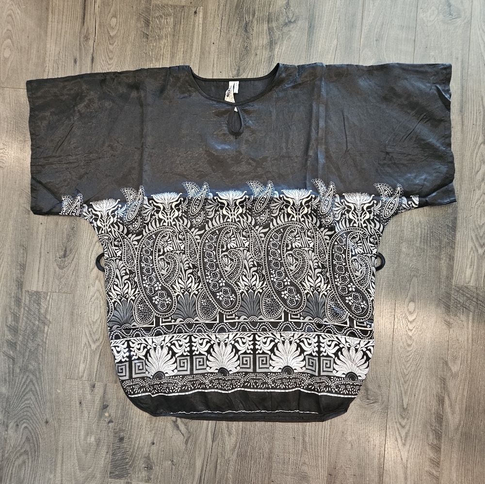 Womens Free Size Elegant Black White Paisley Cover Up Tunic Beachy Vacation Glam